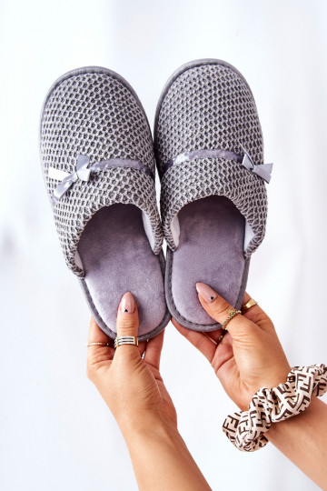 Zapatillas con cintas color gris Evira