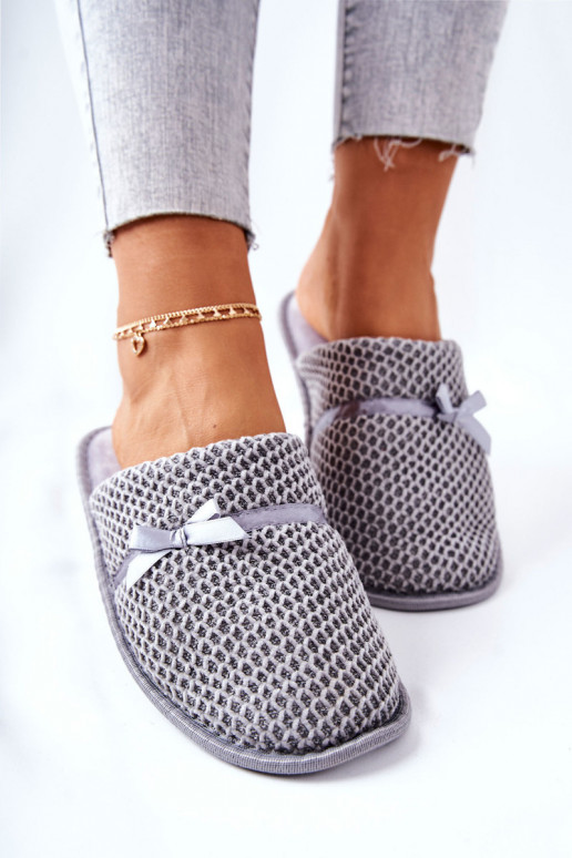 Zapatillas con cintas color gris Evira