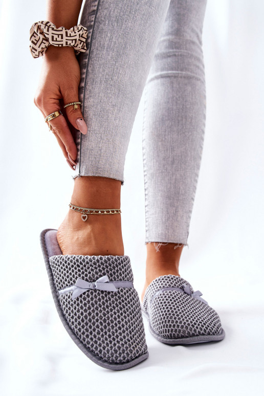 Zapatillas con cintas color gris Evira