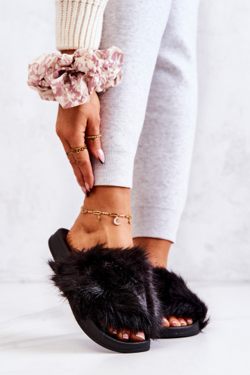 Pantuflas con pelo en color negro Pollie