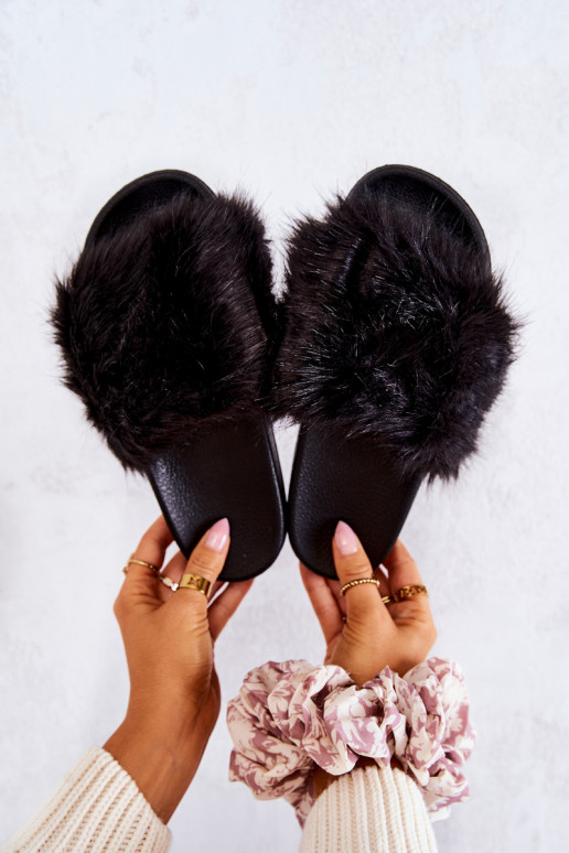 Pantuflas con pelo en color negro Pollie