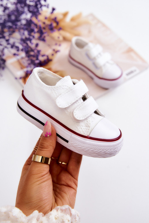 Zapato casual infantil con cierres adhesivos en color blanco Bernie