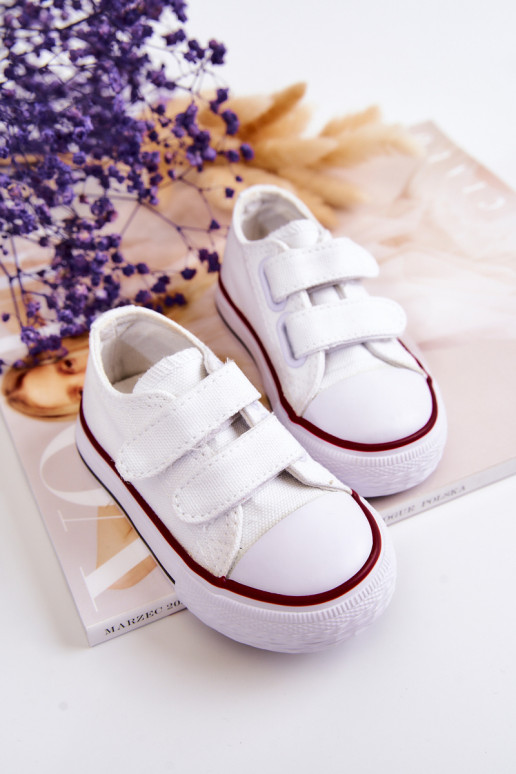 Zapato casual infantil con cierres adhesivos en color blanco Bernie