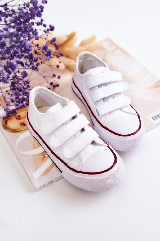 Zapato casual infantil con cierres adhesivos en color blanco Bernie