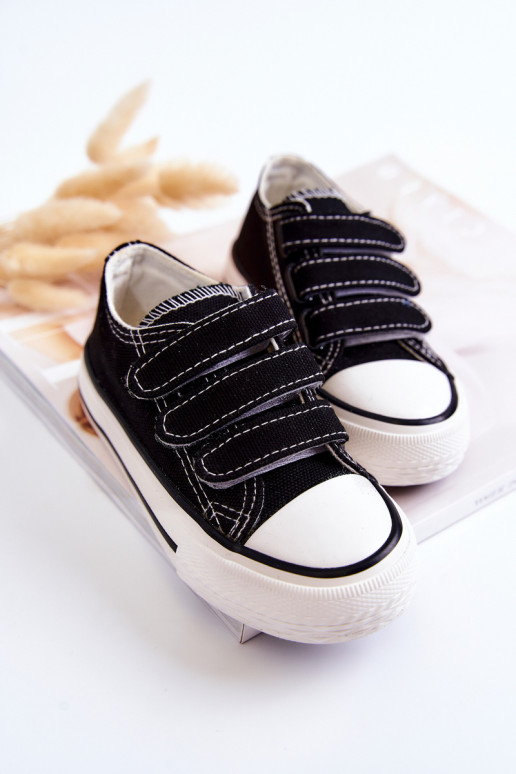 Zapatos casual infantil con cierres adhesivos en color negro Bernie