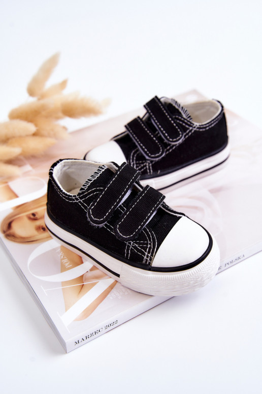 Zapatos casual infantil con cierres adhesivos en color negro Bernie