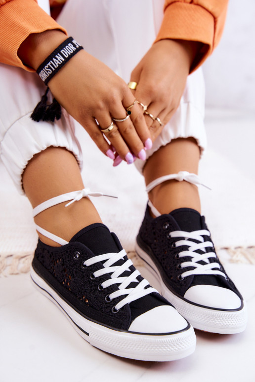 Zapatos de ocio con elementos calados en color negro Venture