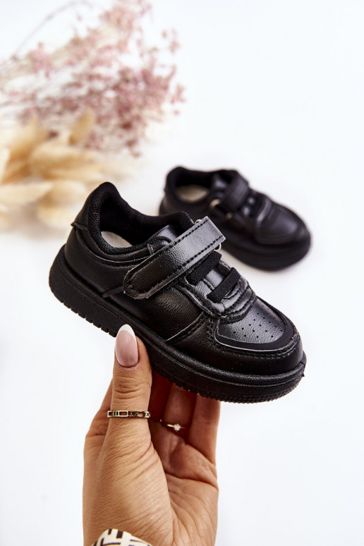 Calzado deportivo infantil en color negro Frillo