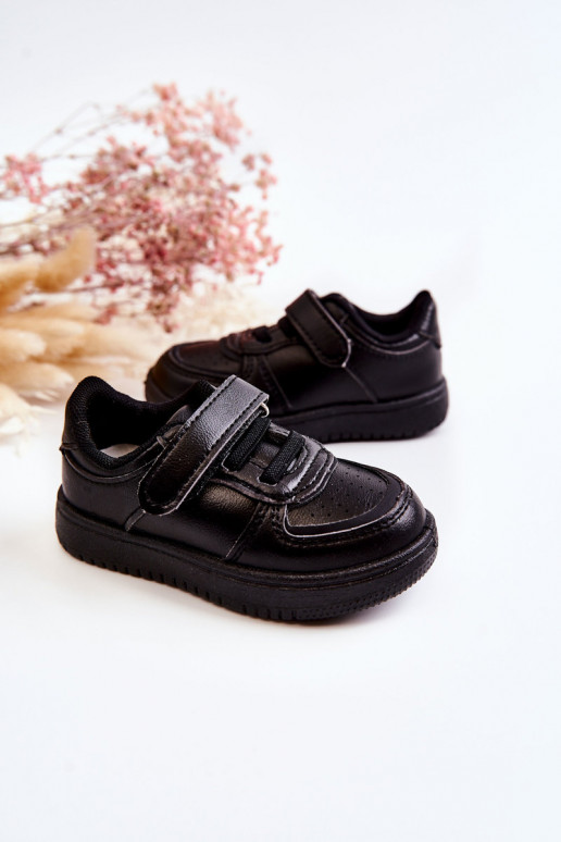 Calzado deportivo infantil en color negro Frillo