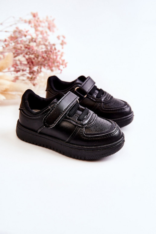 Calzado deportivo infantil en color negro Frillo