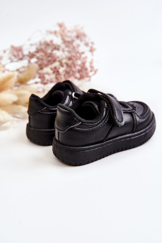 Calzado deportivo infantil en color negro Frillo