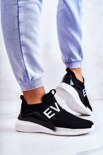 Zapatillas deportivas Loran de un modelo llamativo en color negro.