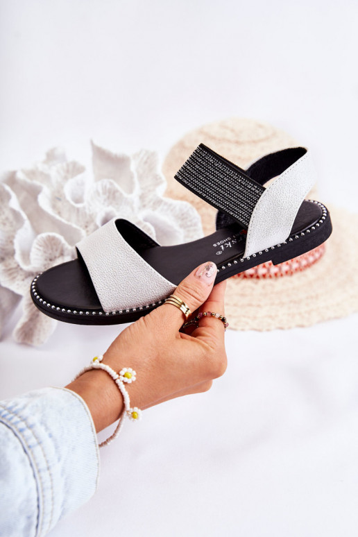 Sandalias de mujer modelo clásico con remaches en color plateado Shelly