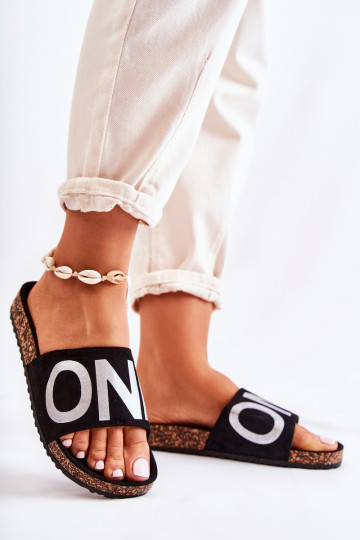 Modelo clásico Modelo atrevido Chanclas con inscripción Bahari negro y plateado