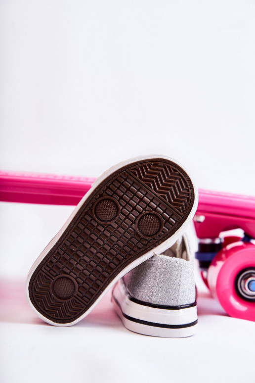 Zapatos casual infantil con tiras en color plateado Wella