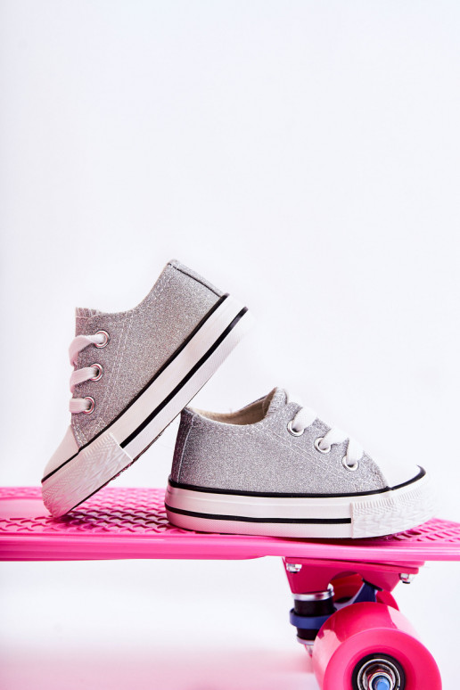 Zapatos casual infantil con tiras en color plateado Wella