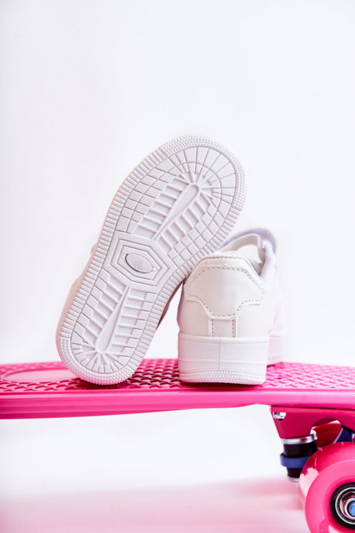 Zapatillas deportivas infantiles con cierres adhesivos en color blanco Elike Zapatillas deportivas infantiles con cierres adhesivos en color blanco Elike