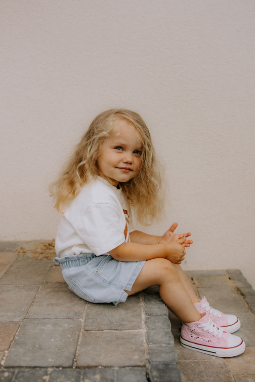 Zapatos de ocio infantil con tacón color rosa Mona Zapatos de ocio infantil con tacón color rosa Mona