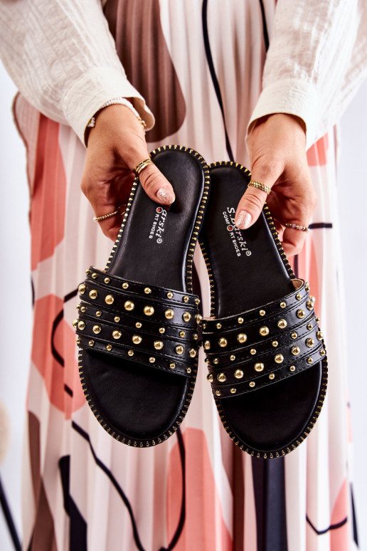 Babuchas de piel con adornos en color negro Brien