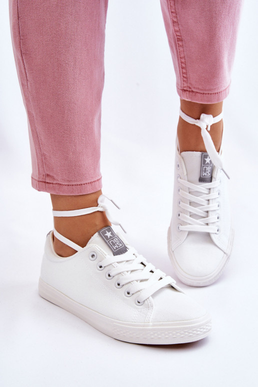 Zapatos casual de modelo clásico en color blanco Eleya.