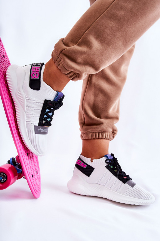 Zapatos Klayra color blanco del modelo Sneaker.