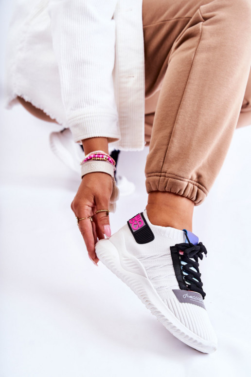 Zapatos Klayra color blanco del modelo Sneaker.