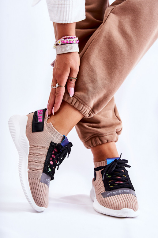 Zapatos Klayra beige Klayra del modelo resistente Modelo zapatillas