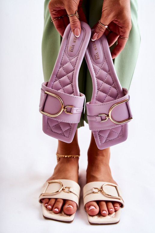 Zapatillas modelo clásico con adornos color morado Shilla
