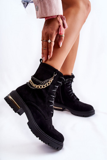 Botas calentitas de ante con cadenas en color negro Sorita