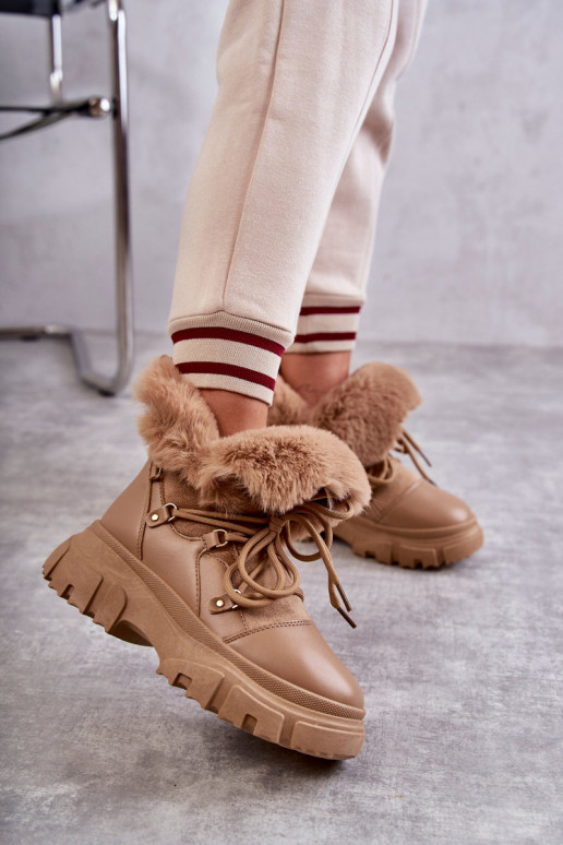 Botas calentadas zapatos color beige Charles