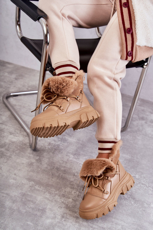 Botas calentadas zapatos color beige Charles