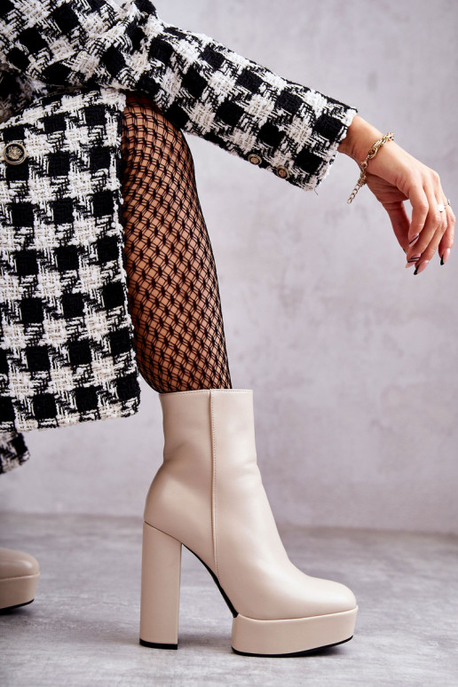 Botas con tacones beige Kaysa