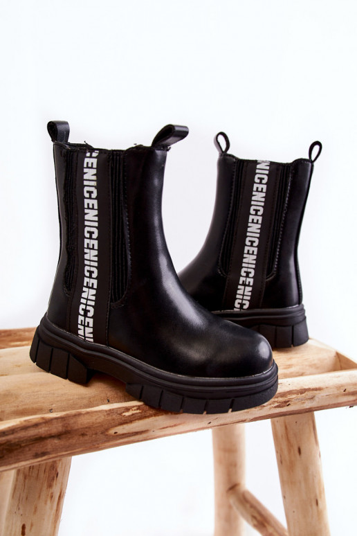 Botas infantiles calentitas en color negro Kimmy. Botas infantiles calentitas en color negro Kimmy.