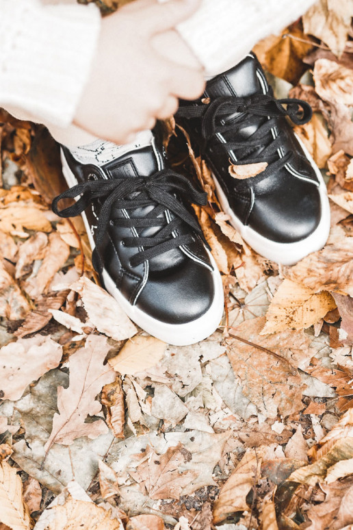 Zapatilla deportiva infantil con cordones Big Star KK374223 color negro Zapatilla deportiva infantil con cordones Big Star KK374223 color negro