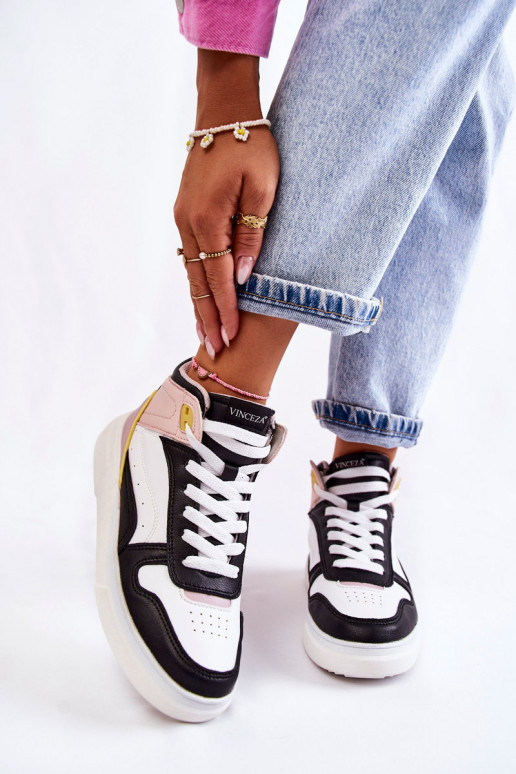 calzado deportivo de varios colores en Silje