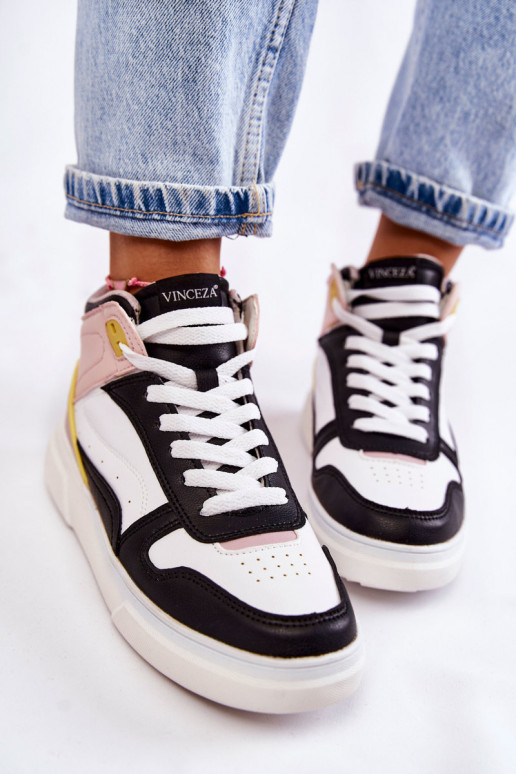 calzado deportivo de varios colores en Silje