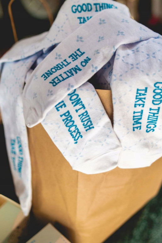 2 pares de calcetines de colores en una caja 2 pares de calcetines de colores en una caja