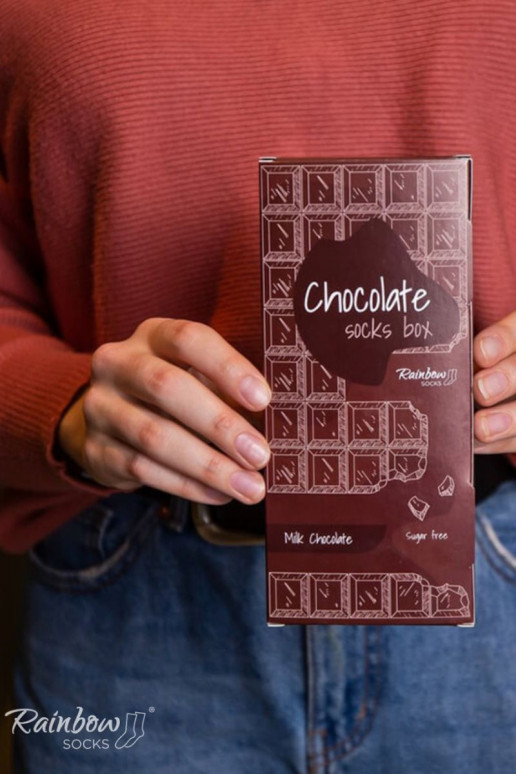 par de calcetines de colores en una caja. par de calcetines de colores en una caja.