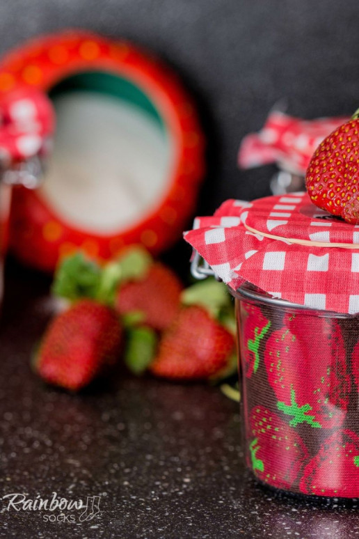 2 pares de calcetines de colores en una caja 2 pares de calcetines de colores en una caja