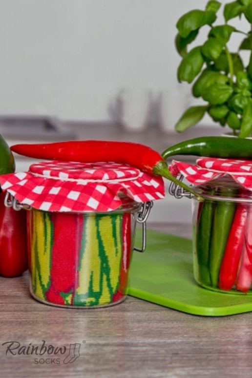 2 pares de calcetines de colores en una caja