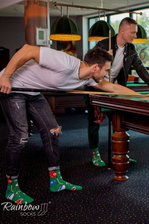 3 pares de calcetines de colores en una caja. 3 pares de calcetines de colores en una caja.