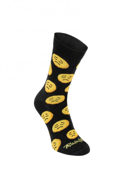 3 pares de calcetines de colores en una caja.