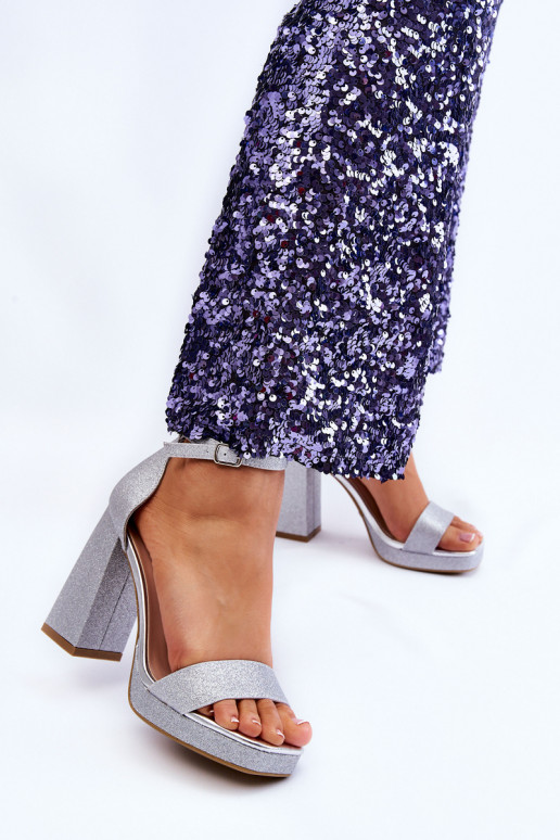 Sandalias brillantes con tacón ancho en plata Calmi