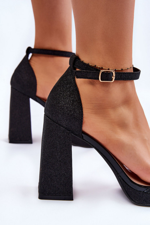 Sandalias brillantes con tacón ancho en negro Calmi