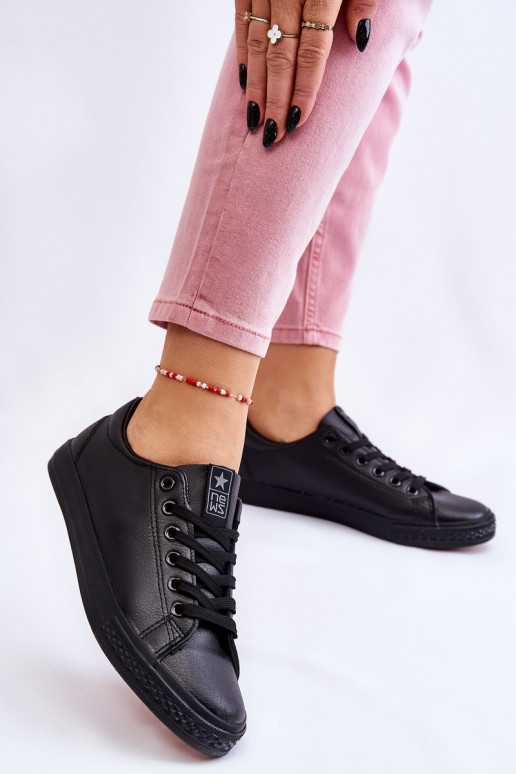 Zapato casual con tiras modelo clásico en color negro Misima