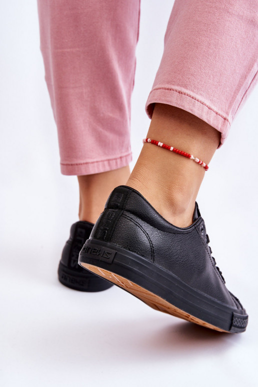 Zapato casual con tiras modelo clásico en color negro Misima