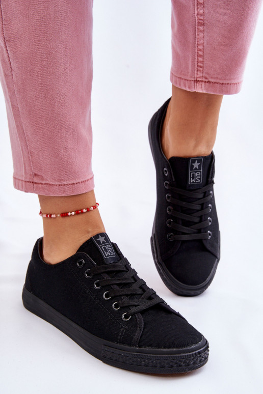 Zapato casual con tiras modelo Classic en color negro Eleya