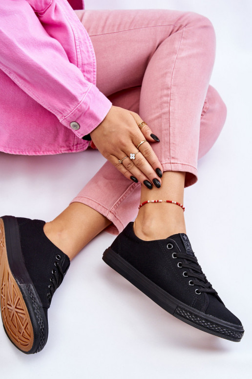 Zapato casual con tiras modelo Classic en color negro Eleya