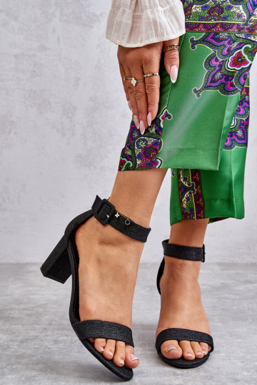 Sandalias brillantes con tacón en negro Maxim