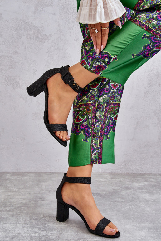 Sandalias brillantes con tacón en negro Maxim Sandalias brillantes con tacón en negro Maxim